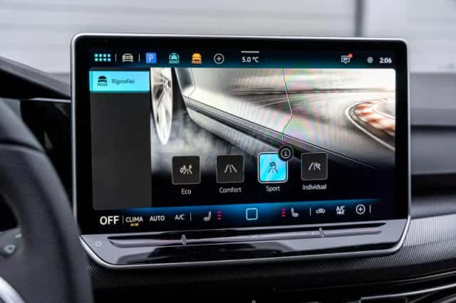 Volkswagen Golf (2025) thumbnail 45