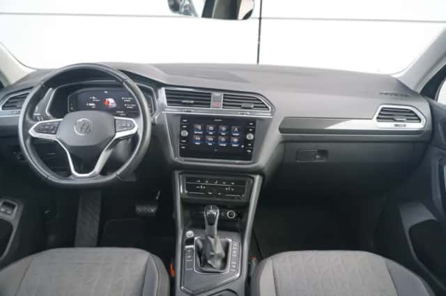 Volkswagen Tiguan (2023) thumbnail 5