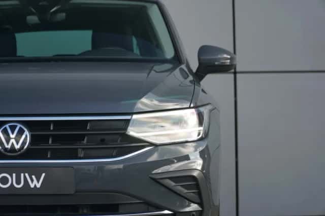 Volkswagen Tiguan (2023) thumbnail 8