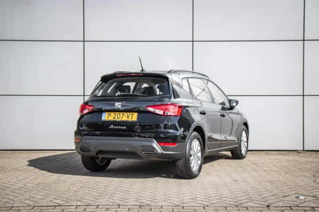 SEAT Arona (2022) thumbnail 2