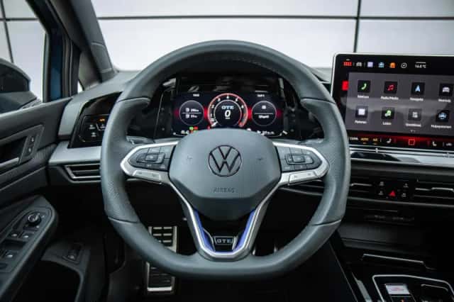 Volkswagen Golf (2025) thumbnail 36