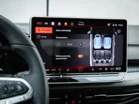 Volkswagen Golf (2025) thumbnail 42