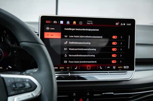 Volkswagen Golf (2025) thumbnail 43