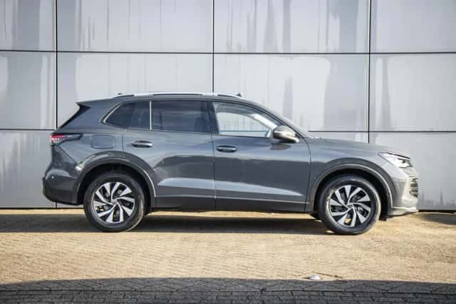 Volkswagen Tiguan (2025) thumbnail 3
