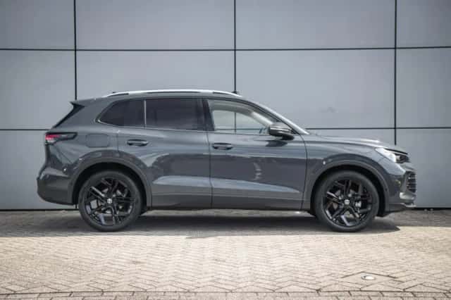 Volkswagen Tiguan (2025) thumbnail 3