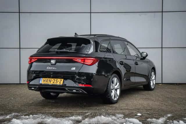 SEAT Leon Sportstourer (2025) thumbnail 2