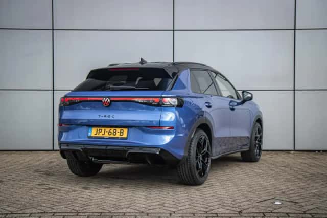 Volkswagen T-Roc (2025) thumbnail 2