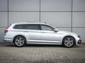 Volkswagen Passat (2022) thumbnail 3