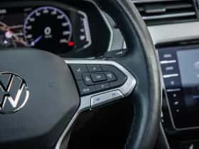 Volkswagen Passat (2022) thumbnail 24