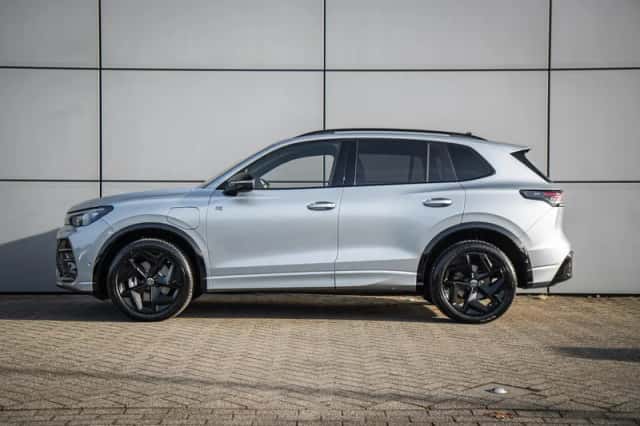 Volkswagen Tiguan (2025) thumbnail 12