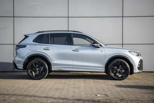 Volkswagen Tiguan (2025) thumbnail 3