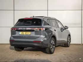 Volkswagen Tiguan (2025) thumbnail 2