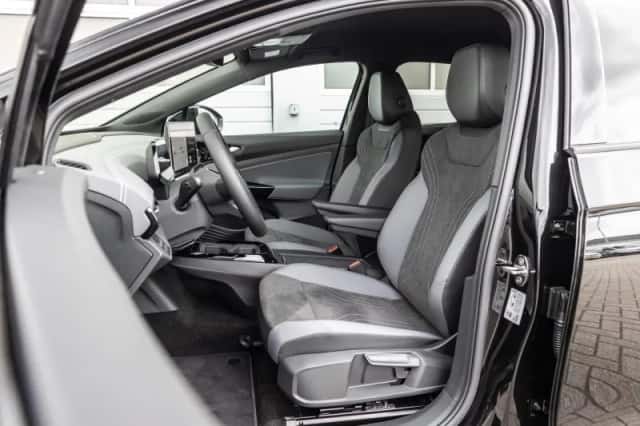 Volkswagen ID.5 (2025) thumbnail 4