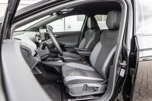 Volkswagen ID.5 (2025) thumbnail 4