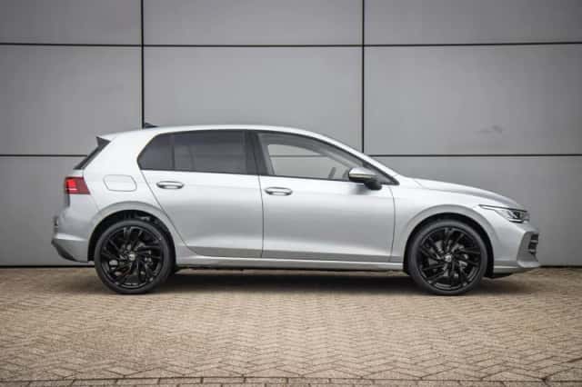 Volkswagen Golf (2026) thumbnail 3