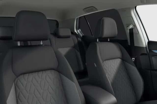 Volkswagen Golf (2026) thumbnail 4