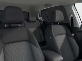 Volkswagen Golf (2026) thumbnail 4