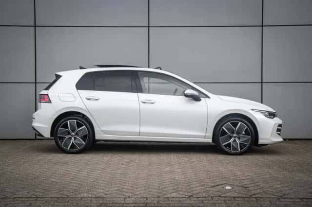 Volkswagen Golf (2026) thumbnail 3
