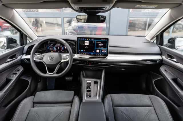 Volkswagen Golf (2026) thumbnail 5