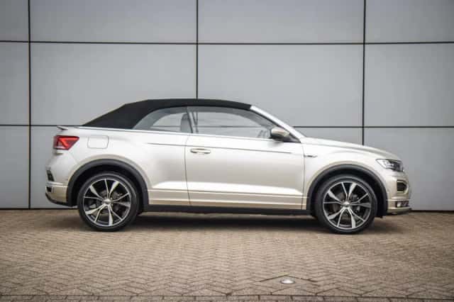 Volkswagen T-Roc (2021) thumbnail 3