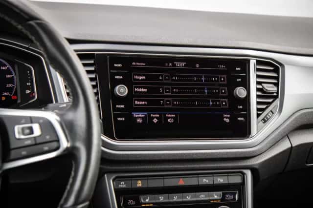 Volkswagen T-Roc (2021) thumbnail 37