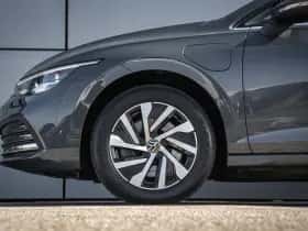 Volkswagen Golf (2022) thumbnail 14