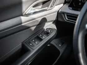 Volkswagen Golf (2022) thumbnail 31