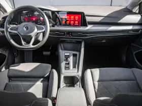 Volkswagen Golf (2022) thumbnail 5