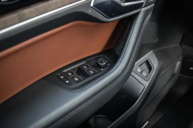 Volkswagen Touareg (2023) thumbnail 36