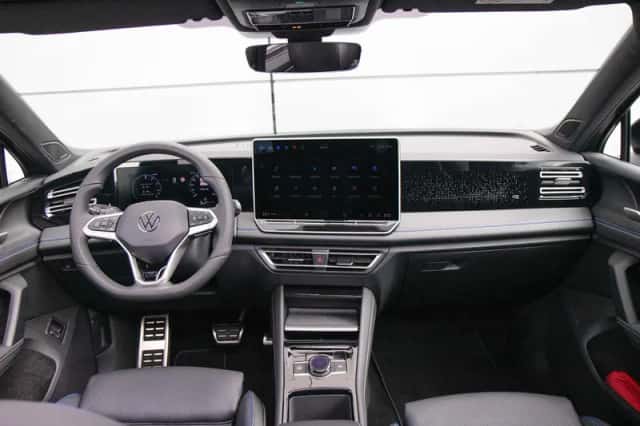 Volkswagen Tiguan (2025) thumbnail 5
