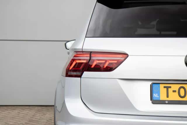 Volkswagen Tiguan (2023) thumbnail 12