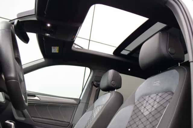 Volkswagen Tiguan (2023) thumbnail 4