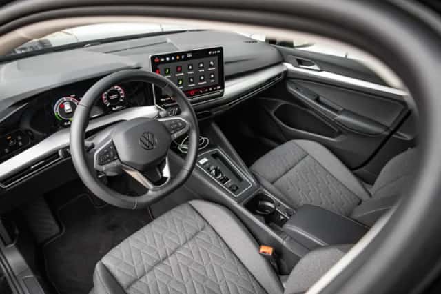 Volkswagen Golf (2025) thumbnail 15