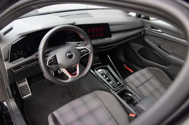 Volkswagen Golf (2023) thumbnail 17