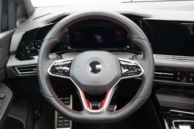 Volkswagen Golf (2023) thumbnail 20