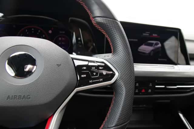 Volkswagen Golf (2023) thumbnail 23