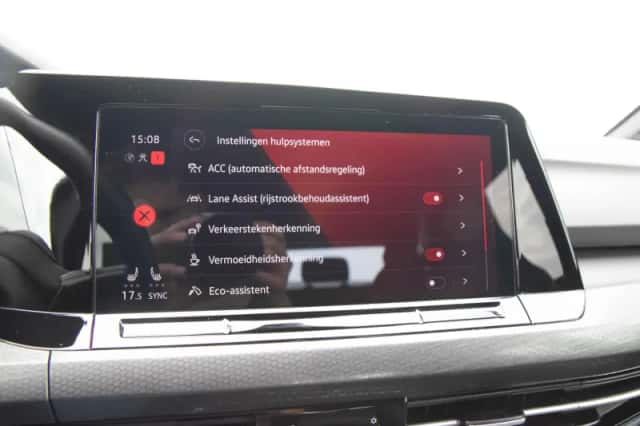 Volkswagen Golf (2023) thumbnail 31