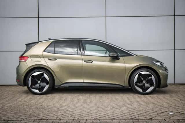 Volkswagen ID.3 (2024) thumbnail 3