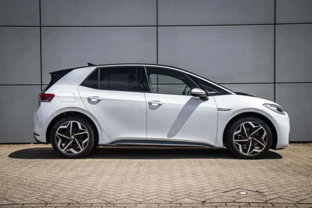 Volkswagen ID.3 (2020) thumbnail 3