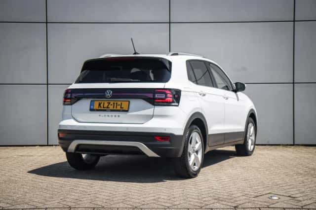 Volkswagen T-Cross (2023) thumbnail 2