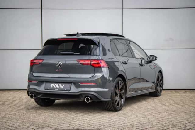 Volkswagen Golf (2024) thumbnail 2
