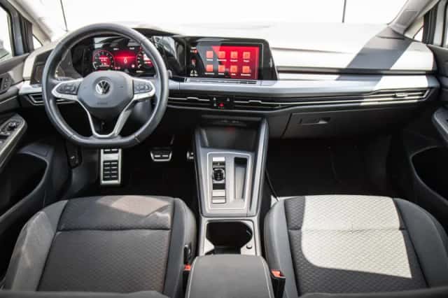 Volkswagen Golf (2022) thumbnail 5