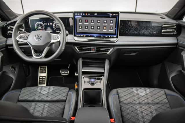Volkswagen Tiguan (2025) thumbnail 5
