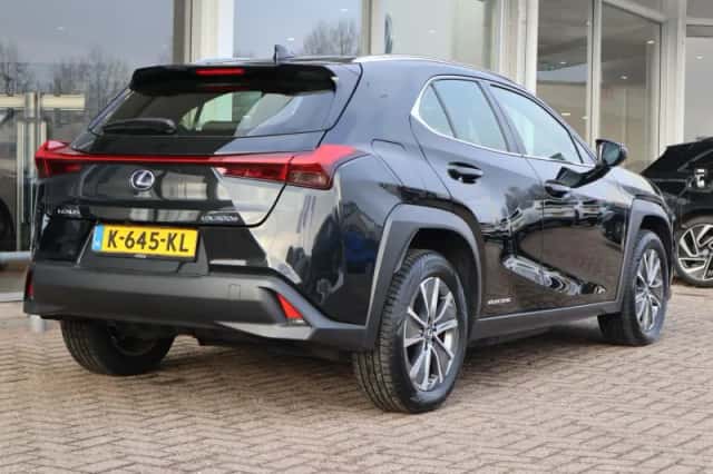 Lexus UX (2020) thumbnail 2