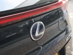 Lexus UX (2020) thumbnail 12