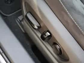 Lexus UX (2020) thumbnail 22