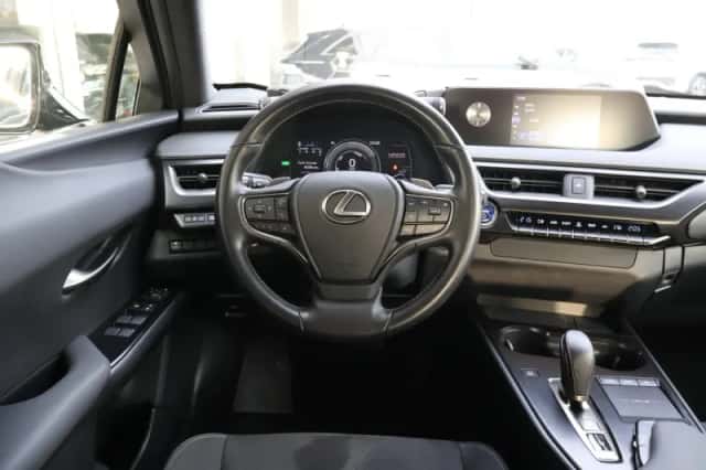 Lexus UX (2020) thumbnail 23