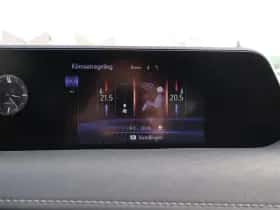 Lexus UX (2020) thumbnail 30