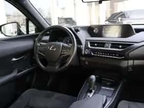 Lexus UX (2020) thumbnail 36