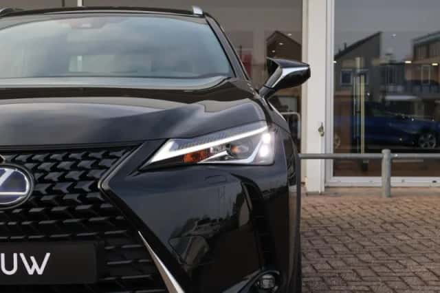 Lexus UX (2020) thumbnail 9
